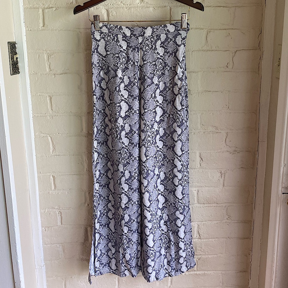 H & M 2 white cream gray grey snakeskin print wide leg boho flowy statement